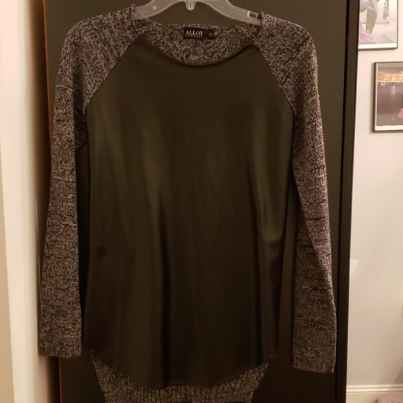 ALLOY Sweater - Picture 1 of 2